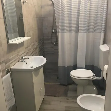 Semesterbostad Casa Del Glicine *